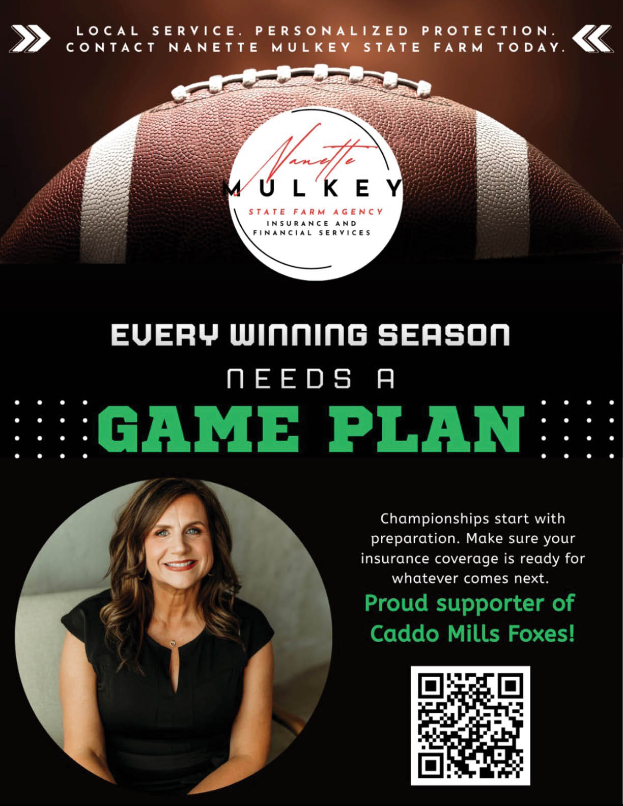 A person with long wavy hair wearing a black sleeveless top smiles in front of a football background with text promoting insurance coverage and support for the Caddo Mills Foxes. Descripci n generada con IA