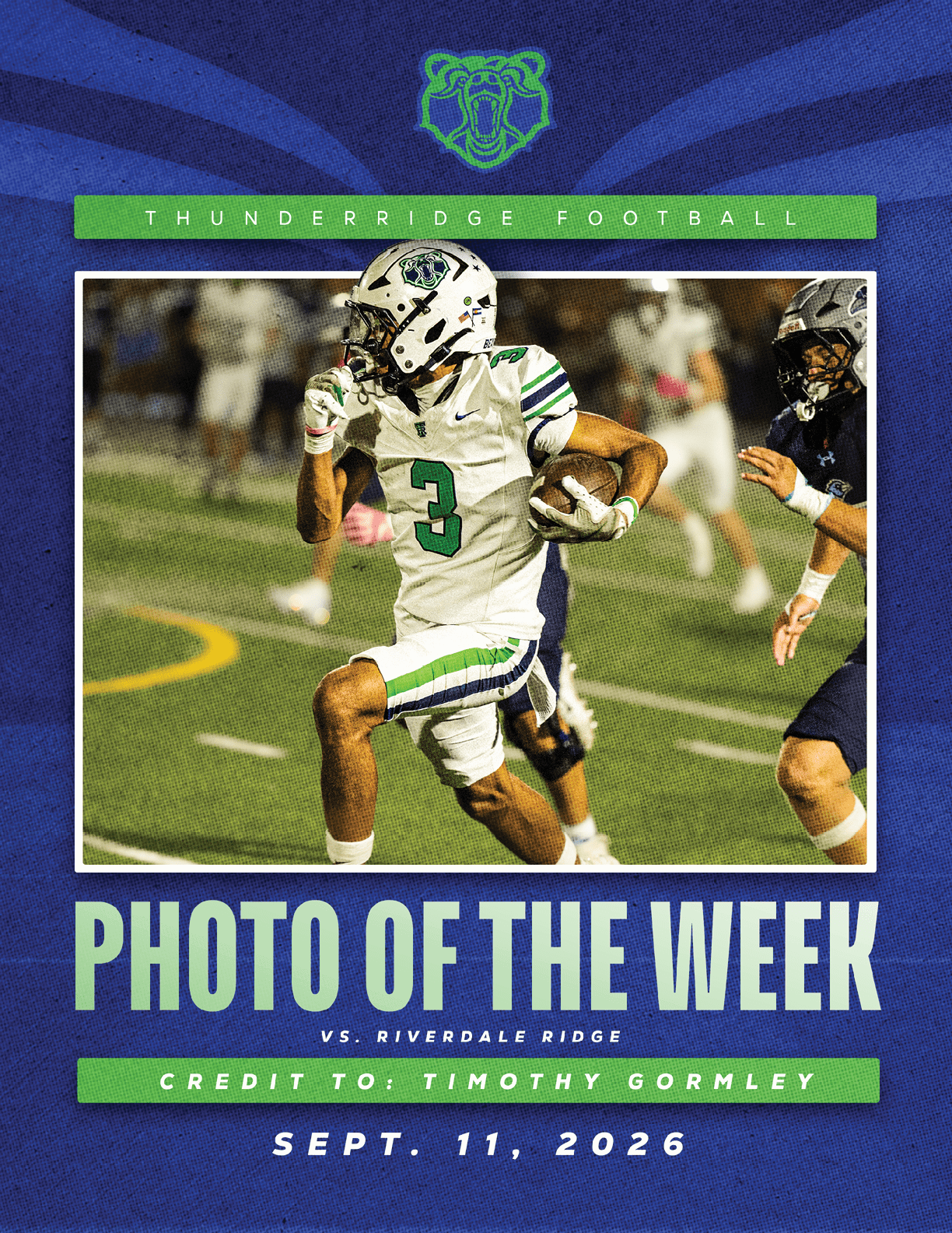 A football player in a green jersey is jumping in the air. Description generated by AI