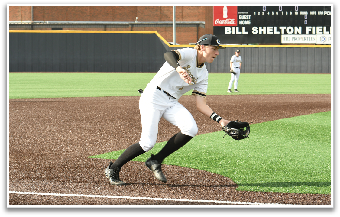 A baseball player is running to the base. Description generated by AI
