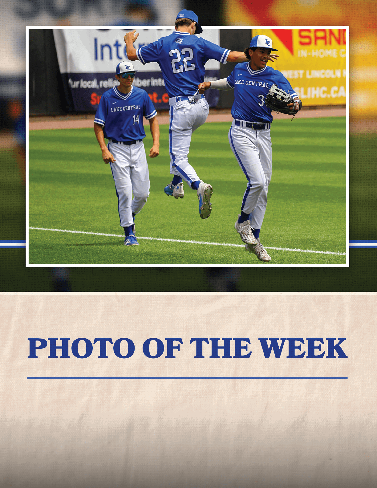 A group of baseball players posing for a picture. Description generated by AI