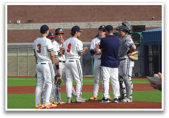Baseball players on a field, some of them wearing white uniforms, talking to each other. Contenido generado con IA