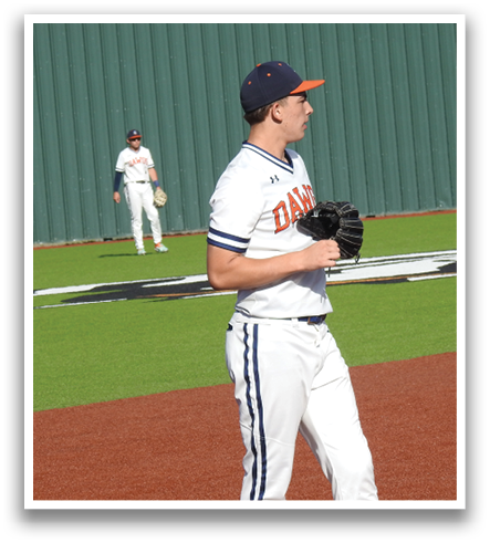 A baseball player in a white uniform is standing on a field, holding a baseball glove. Contenido generado con IA