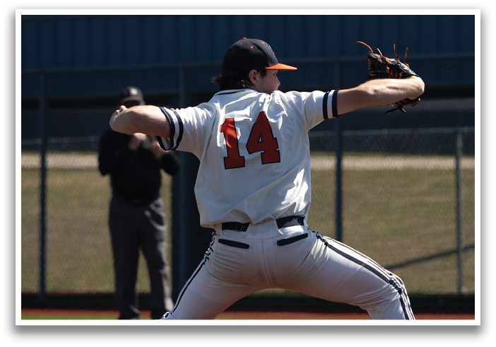 A baseball player in a white uniform is pitching a ball on a field. Contenido generado con IA