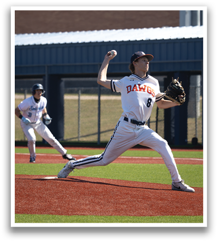 A baseball player in a white uniform is pitching a ball on a field. Contenido generado con IA