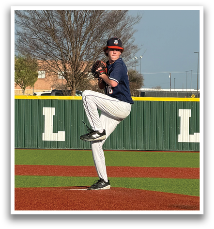 A baseball player is pitching a ball on a field. Contenido generado con IA