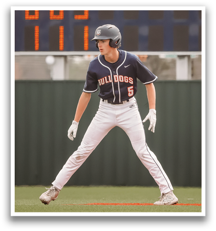 Two baseball players on a field, one holding a baseball glove. Contenido generado con IA