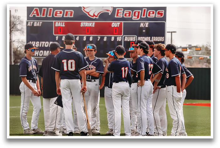 A group of young men wearing baseball uniforms are standing on a field. Contenido generado con IA