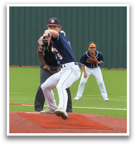 A baseball player in a blue shirt is pitching a ball. Contenido generado con IA