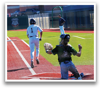 A baseball player is running towards home plate while the catcher is trying to tag him out. Contenido generado con IA