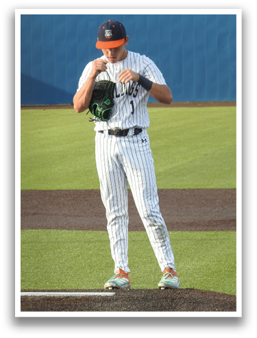 A baseball player in a striped uniform stands on the pitcher's mound, holding a baseball glove. Contenido generado con IA