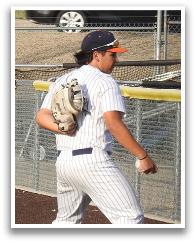 A baseball player is walking on the field, wearing a baseball glove. Contenido generado con IA