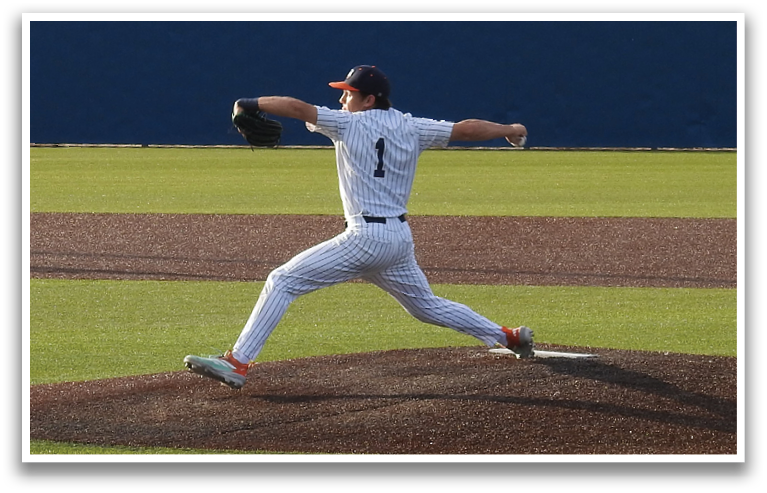 A baseball player in a white uniform is pitching a ball on a field. Contenido generado con IA