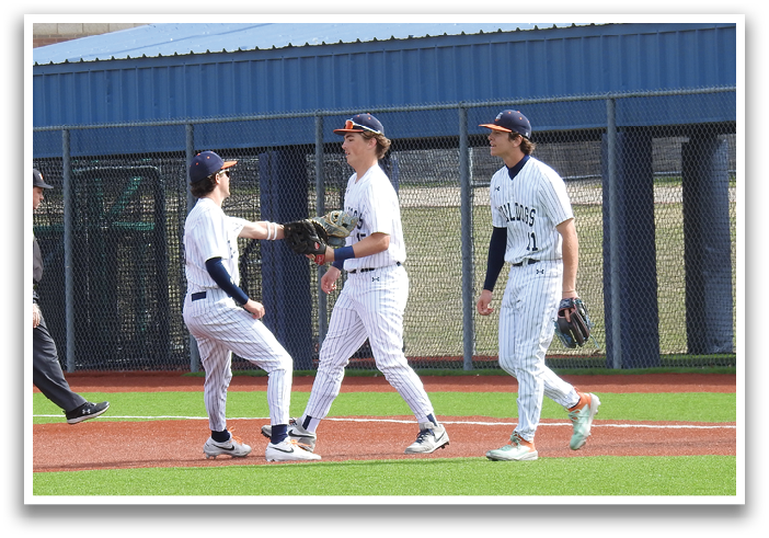 Three baseball players standing on a field, one of them wearing a blue shirt. Contenido generado con IA