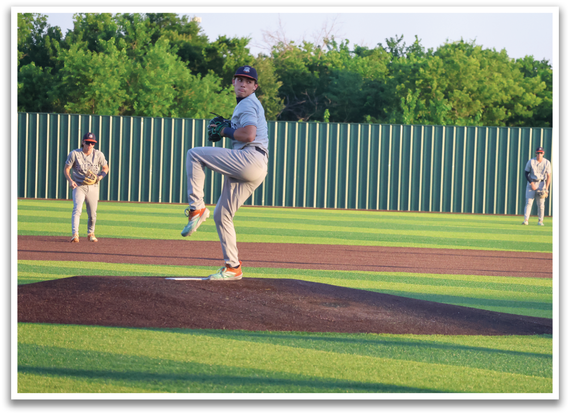 A baseball pitcher is in the middle of a pitch, with his leg in the air. Contenido generado con IA