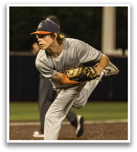A baseball player in a grey uniform is pitching a ball on a field. Contenido generado con IA