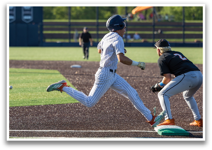 A baseball player is running towards a base while another player is trying to catch the ball. Contenido generado con IA