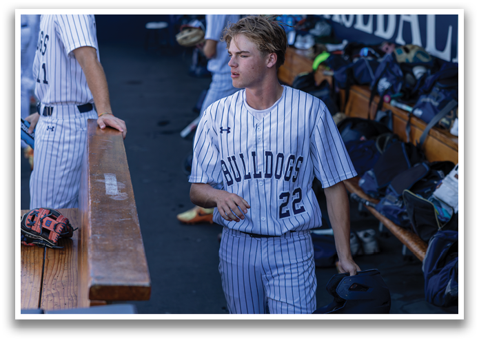 A baseball player wearing a jersey with the number 2 on it. Contenido generado con IA