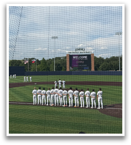 A group of baseball players are standing on a field, some of them wearing white uniforms. Contenido generado con IA