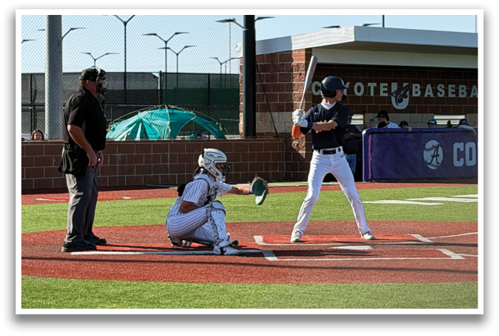 A baseball player is standing at home plate, holding a bat and getting ready to swing. Contenido generado con IA