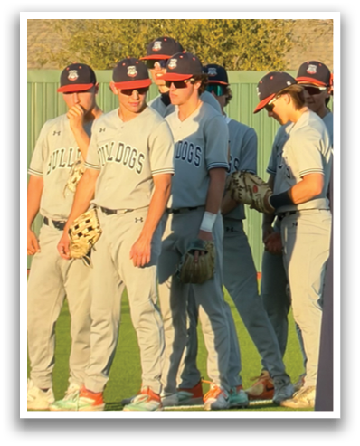 A group of baseball players wearing grey uniforms and red caps. Contenido generado con IA