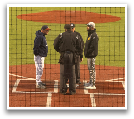 Three men are standing on a baseball field, engaged in conversation. Contenido generado con IA