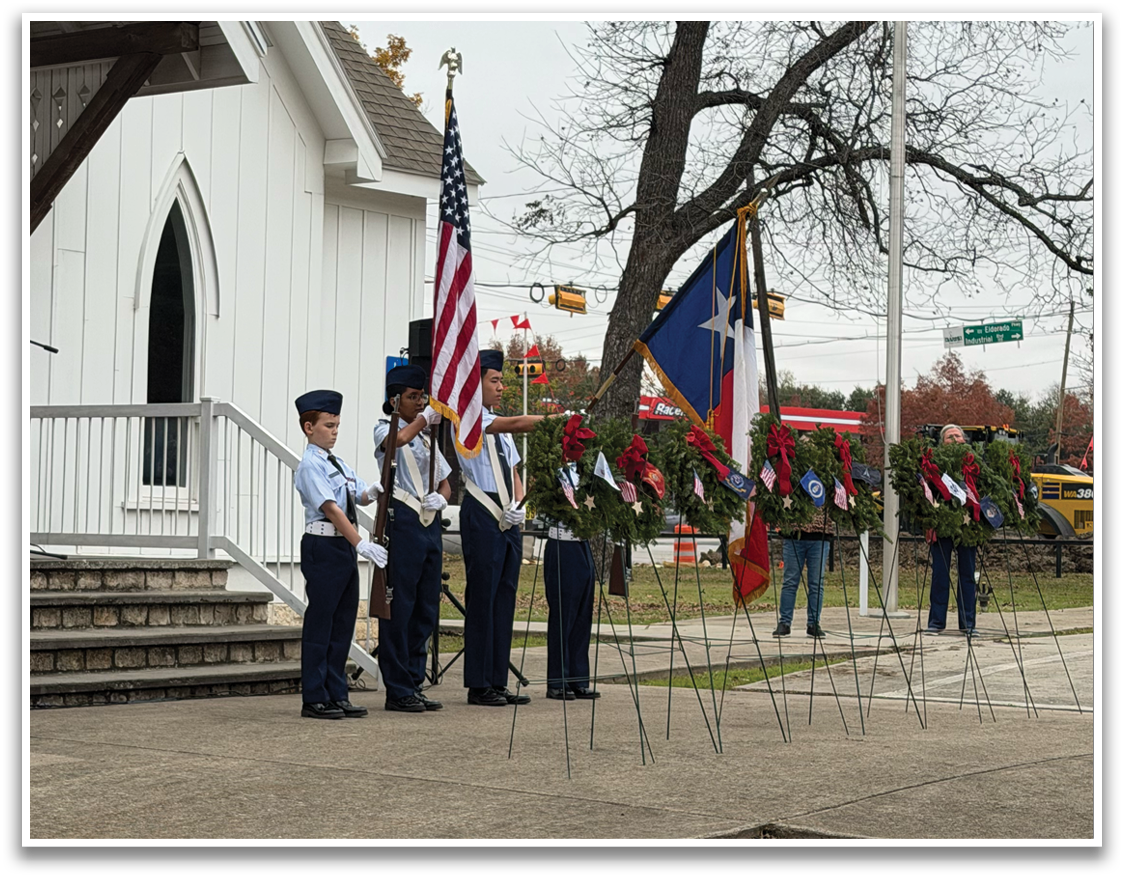 Several men in uniform are standing in front of a building, some of them are wearing ties. They are lined up and appear to be participating in a ceremony. Contenido generado con IA