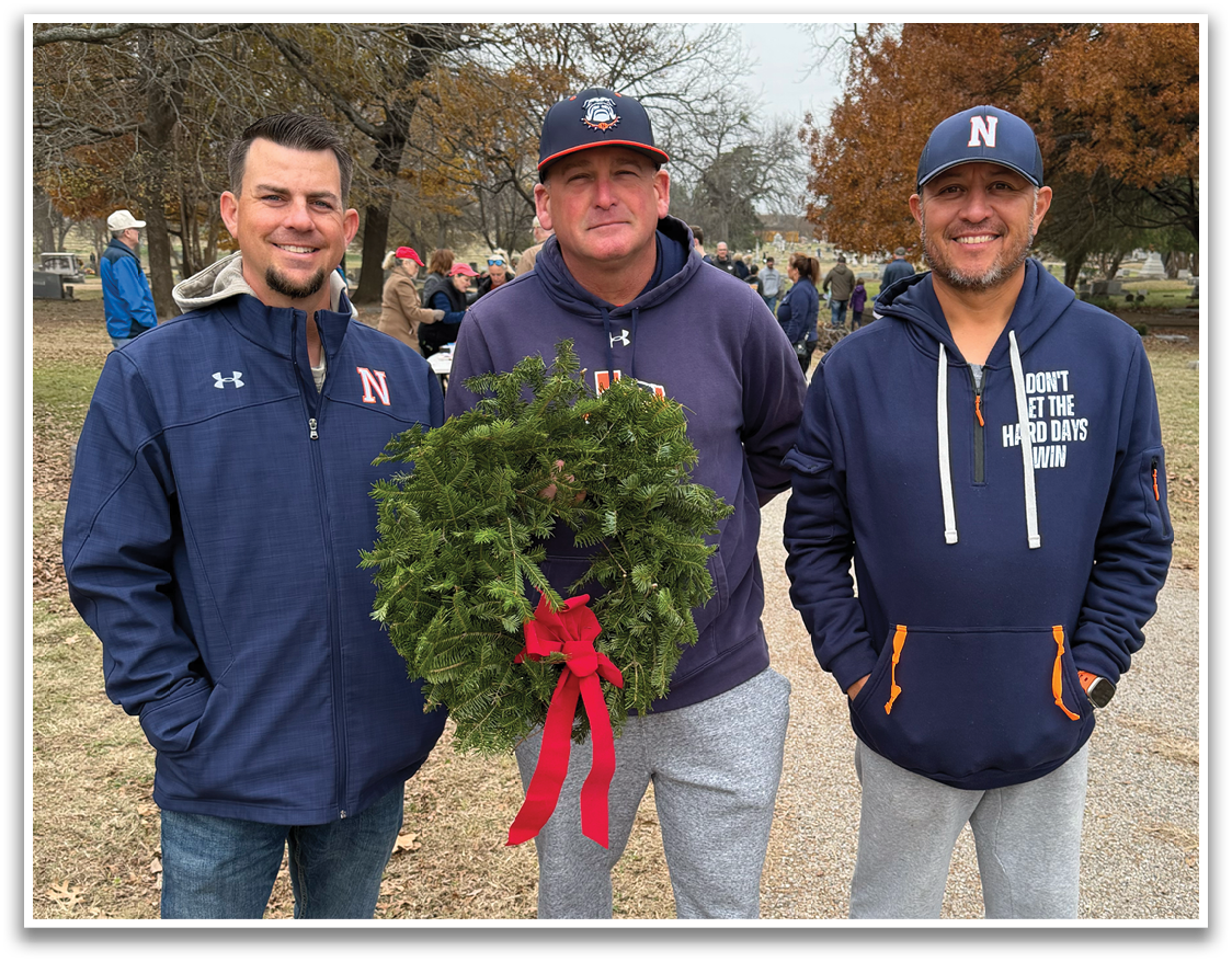 Three men are standing next to each other, posing for a picture. One of them is holding a Christmas tree. Contenido generado con IA