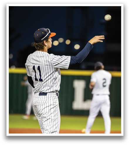 A baseball player wearing a number 11 jersey is throwing a ball. Contenido generado con IA