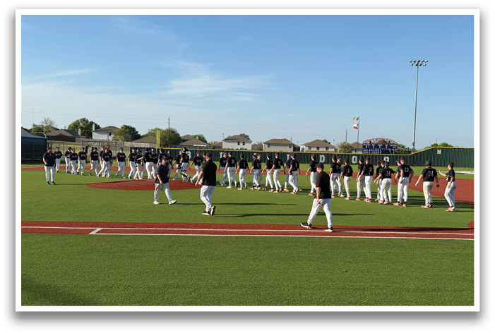 Baseball players walking on a field. Contenido generado con IA