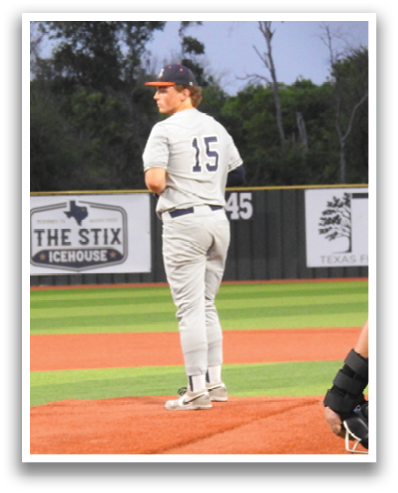 A baseball player is standing on the pitcher's mound, wearing a baseball glove. Contenido generado con IA