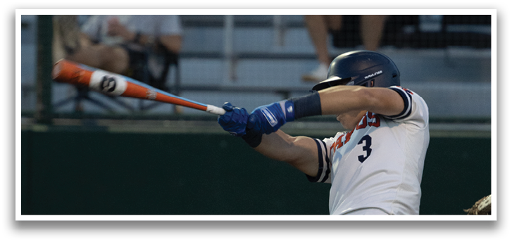 A baseball player is swinging a bat at a ball, with a crowd of people watching from the stands. Contenido generado con IA