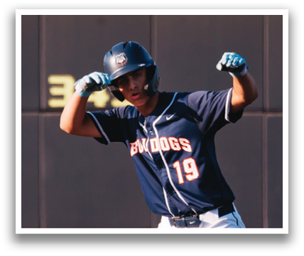 A baseball player celebrating a hit with his arms raised. Contenido generado con IA