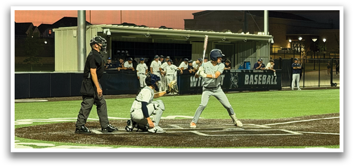 A baseball player is swinging a bat at a ball, with a crowd of people watching from the stands. Contenido generado con IA