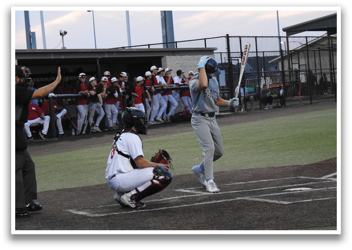 A baseball player is swinging a bat, while a catcher and an umpire watch. Contenido generado con IA