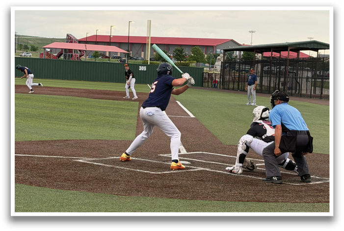 A baseball player is swinging a bat on a field, with a catcher and an umpire behind him. Contenido generado con IA