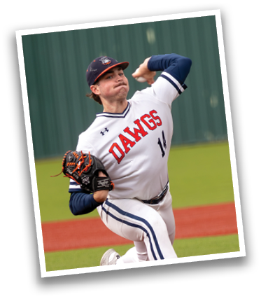 A baseball player in a white uniform is pitching a ball on a field. Contenido generado con IA