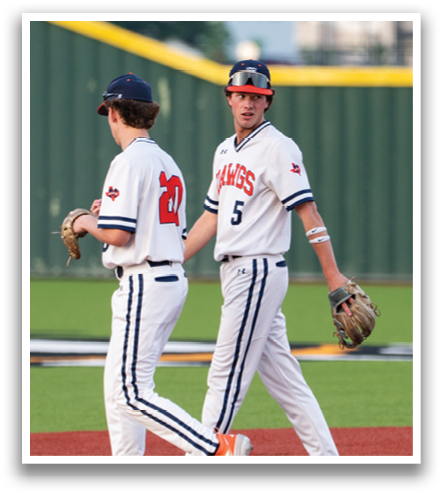Two baseball players wearing number 6 and 22 walk on the field. Contenido generado con IA