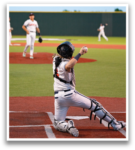 A baseball player in a catcher's position is throwing a ball. Contenido generado con IA