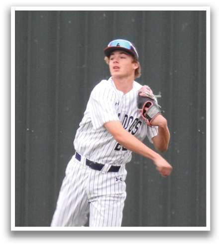 A baseball player in a white uniform is preparing to catch a ball. Contenido generado con IA