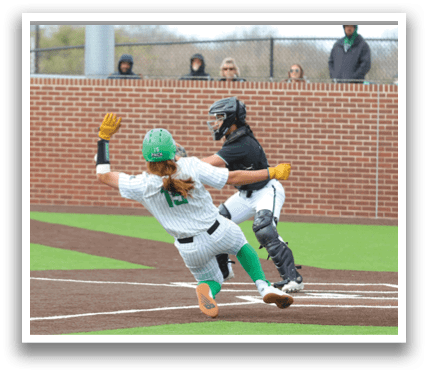 A baseball player slides into home plate while the catcher tries to tag him out. Contenido generado con IA