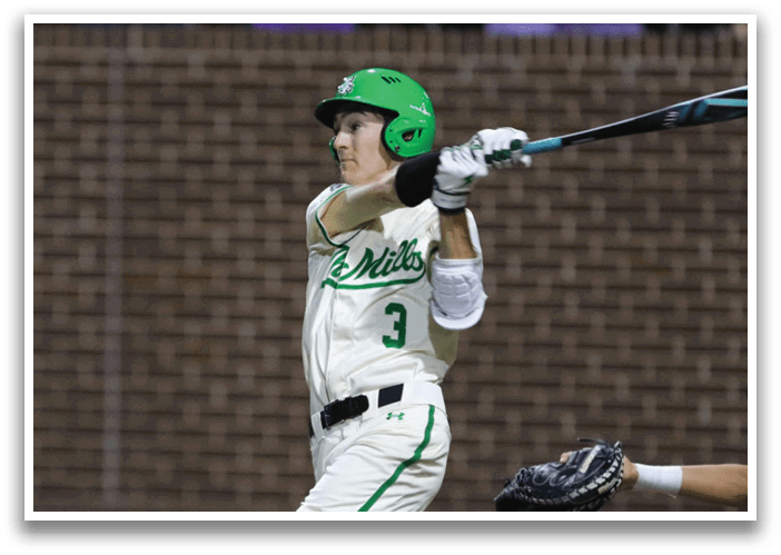 A baseball player in a green helmet and white uniform is swinging a bat at a ball. Contenido generado con IA