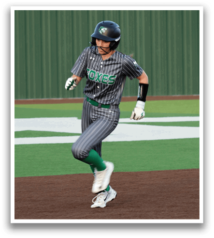 A female baseball player wearing a grey and black uniform is running on the field. Contenido generado con IA