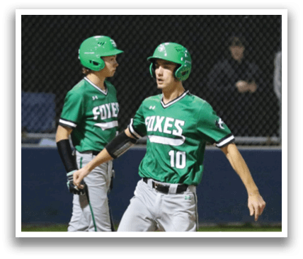 A baseball player wearing a green helmet and jersey is running towards home plate. Contenido generado con IA