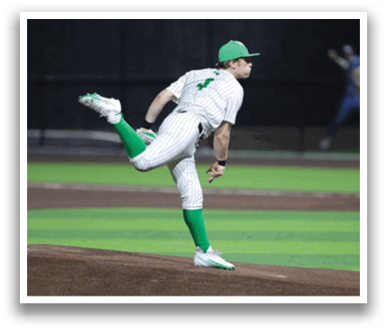 A baseball player in a white uniform is pitching a ball on a field. Contenido generado con IA