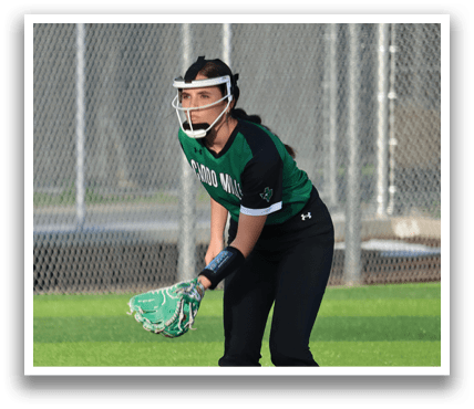Two girls playing softball, one is wearing a green shirt and the other is wearing a yellow shirt. Contenido generado con IA