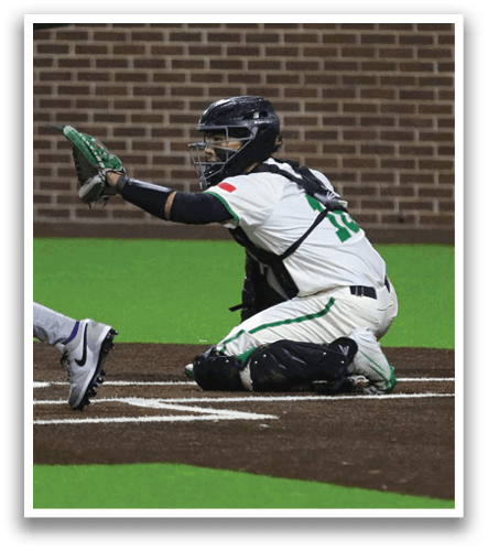 A baseball player is swinging a bat, while a catcher and an umpire watch. Contenido generado con IA