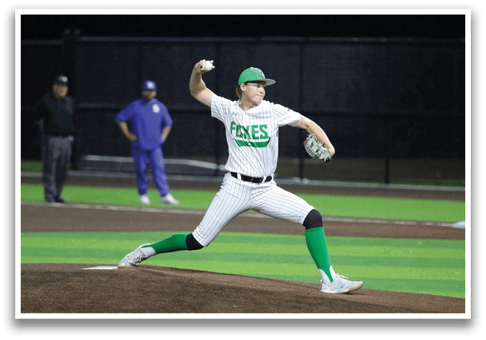 A baseball player in a green and white uniform is pitching a ball. Contenido generado con IA