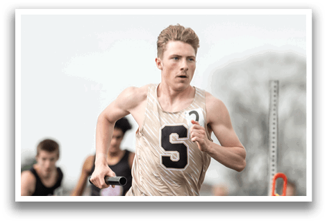 A man wearing a number 5 jersey is running in a race. Contenido generado con IA