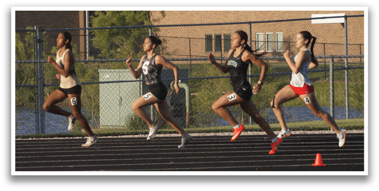 A group of people are running on a track. Contenido generado con IA