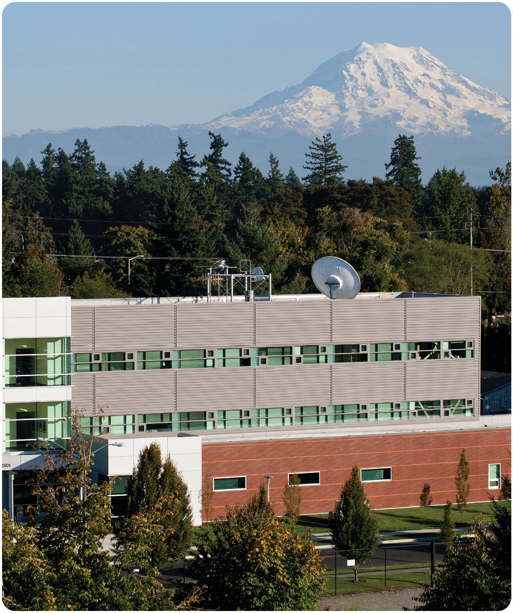 Neeb Center and Mt. Rainier at PLU on Tuesday, Oct. 18, 2011. (John Froschauer/PLU)